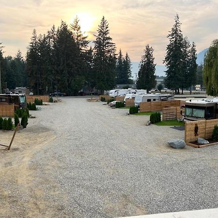 Paradise Motel Sicamous Luaran gambar